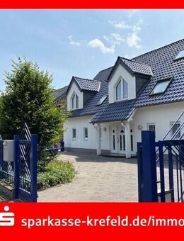 Freistehendes Anwesen mit 2 Garagen - Kempen