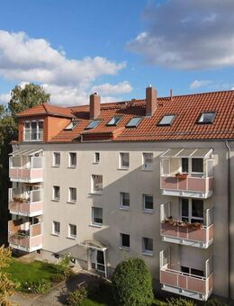 Charmante Dachgeschosswohnung mit Familienflair und moderner Ausstattung - Ihre neue Wohlfühloase in Halle! - Halle (Saale)