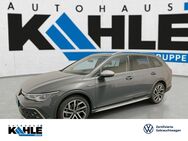 VW Golf Variant, 2.0 TDI Golf VIII Alltrack Display App-Con, Jahr 2023 - Walsrode