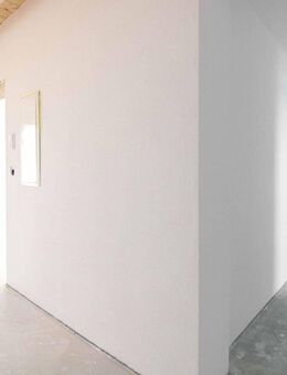 Fast Neubau! Stilvolle 3-Zimmer-Wohnung mit Südbalkon und 2 Stellplätzen in Ellgau - Ellgau