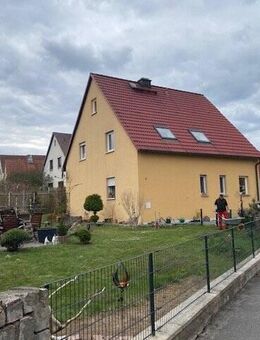 Großzügig geschnittene helle 3- Zi. Wohnung 1 OG mit Balkon - Pyrbaum