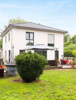 Moderne Stadtvilla mit Remise in Petershagen - Flexible Nutzung unter zwei Dächern! - Petershagen (Eggersdorf)
