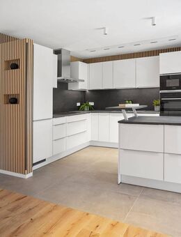 Fast wie ein Haus im Haus: Exklusive EG-Wohnung mit eigenem Eingang, Terrasse & Designküche! - Birkenau