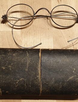 Uralte Brille, Lesebrille, wie Harry Potter, in Etui, Antiquität - Winsen (Aller)