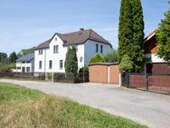 Fantastische Lage! - Familienhaus mit 2 leeren Wohnungen, Ausblick und großem Garten - Niederwiesa