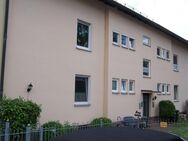 Renovierungsbedürftige 3- Zimmer- Wohnung mit saniertem Tageslicht- Bad in ruhiger Wohnlage in Bayreuth Laineck - Bayreuth