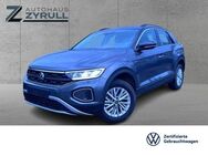 VW T-Roc, 1.0 TSI Life 110 LIFE, Jahr 2023 - Sankt Wendel Zentrum