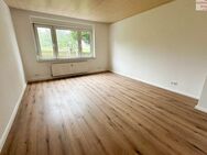 Frisch renovierte 3-Raum-Eigentumswohnung in ruhiger Lage mit Garage! - Callenberg