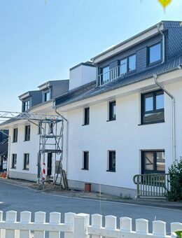 **Gemütlich und attraktiv mit Terrasse und Stellplatz** - Leichlingen (Rheinland, Blütenstadt)