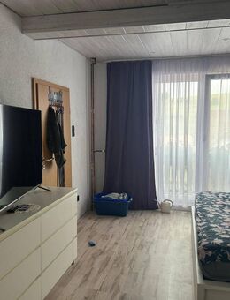 Komplett renovierte Doppelhaushälfte mit 4 Zimmern in Sinntal-Neuengrona - Sinntal