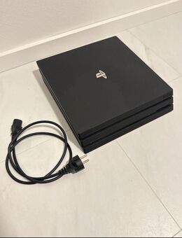Playstation 4 Pro mit Kabel Top Zustand - Hamburg