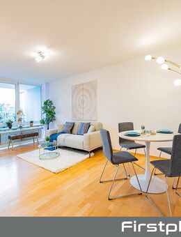 FIRSTPLACE - Helle 2-Zimmer-Wohnung mit schönem Ausblick und Süd-Loggia - München