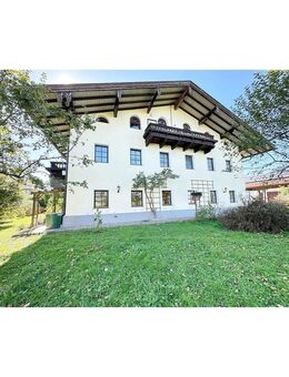 Exklusive Dachgeschosswohnung mit besonderem Charme in einem ehemaligem Bauernhaus - Eggstätt