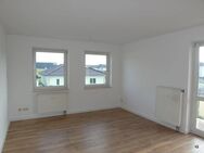 Sonnige 2-Zimmer-Wohnung mit Balkon und neuem Laminatboden am Rande von Königsbrück - Königsbrück
