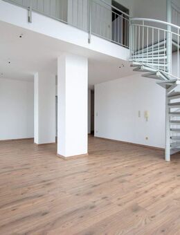 ***Wenn Sie etwas Einzigartiges suchen: 2-Zi.-Maisonette-Wohnung ganz oben*** - Neumarkt (Oberpfalz)