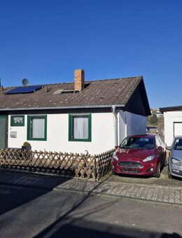 Einfamilienhaus mit Keller auf schönen Grundstück mit Garage - Hohenstein (Hessen)