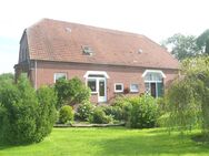 1894.) Gepflegtes Wohnhaus im Außenbereich auf großem Grundstück mit Weitblick ins Grüne in Stadland - Stadland