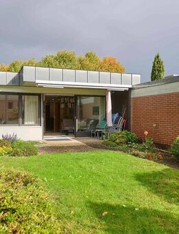 Architekten-Reihenmittelhaus im Bungalowstil in zentraler und ruhiger Höhenlage von Konstanz. - Konstanz