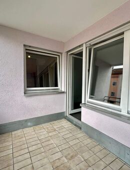 N-Röthenbach ~ Renovierte 2-Zimmer Wohnung mit Loggia in Top Lage! ~ EBK ~ Tiefgarage, Aufzug uvm. - Nürnberg