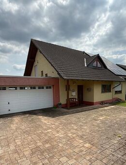 Einfamilienhaus mit Doppelgarage und Fernblick. - Seibersbach