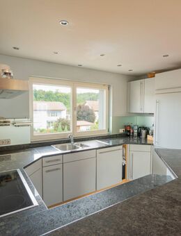 2-Familienhaus - kernsaniert (2002) mit traumhaftem Außenbereich mit Pool, Sauna u.v.m. - Wutöschingen