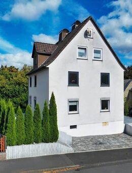 Vielseitig nutzbares Dreifamilienhaus mit Scheune auf großem Grundstück in Kassel-Nordshausen - Kassel