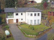 Wohnen mit Panoramablick - Atemberaubendes Einfamilienhaus in idyllischer Hanglage - Ranstadt