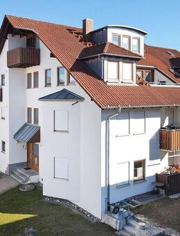 Wohnen direkt am grünen Ortsrand, moderne Maisonettwohnung mit Dachterrasse - Neufra