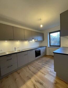 Großzügige 5-Zimmer Wohnung mit Garten, Küche, Garage - frisch saniert im Vorort von Wangen i.A. - Hergatz