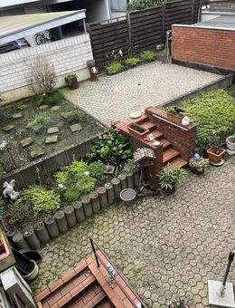 Wohnen auf zwei Etagen in Frechen-Zentrum mit Balkon, Terrasse und ggf. Garage - Frechen
