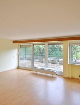 Großzügige 4-Zimmer-Wohnung mit Südterrasse, Balkon und Garage - ideal für Familien oder WGs - Heilbronn