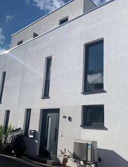 SOMMERANGEBOT, SANKT AUGUSTIN -NEUBAU- 4 Zimmer EG-Whg. mit 110 m² Wfl. Garten, Nähe HIT, ruhig - Sankt Augustin