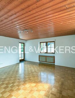 Großzügige und helle 4,5 Zimmer Wohnung mit Balkon in ruhiger Lage - Weißensberg