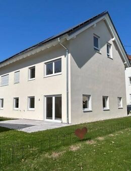 Schöne, modernes Doppelhaushälfte... Energiestandard kfW 40 - Maselheim