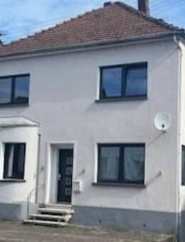 Teilrenoviertes Einf.-Haus mit schönem Grundstück - Eppelborn