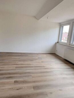 Sanierte Eigentumswohnung, Haus Modernisiert, Energetisch gedämmt. PROVISIONSFREI - Düsseldorf