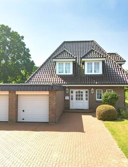 Stilvolles Walmdachhaus in ruhiger Feldrandlage - Bad Bramstedt