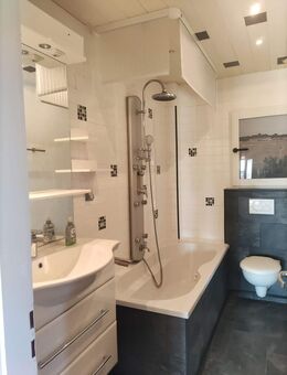 3 Zi DG Whg .58 qm,hell, freundlich,38110 BS, kompl. Einbauküche mit Elektrogeräten,eigener Stellpl. - Braunschweig