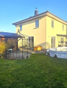 Helles Einfamilienhaus mit Pool und Kaminofen in bevorzugter Lage in Zepernick - Panketal