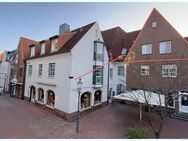 HUSUM TOPLAGE: Wunderschöne Maisonette mit Balkon und Parkplatz zwischen Schlosspark und Marktplatz! - Husum (Schleswig-Holstein)