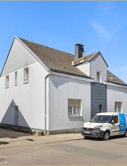 Viel Platz für Ihre Ideen - Zweifamilienhaus mit Charakter und 4 Garagen in Essen - Essen