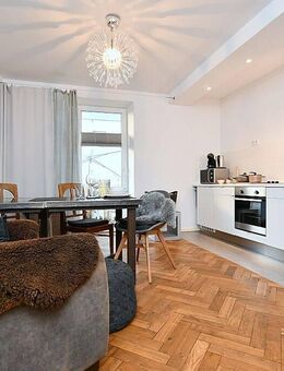 Wunderschöne, möblierte Altbauwohnung mit Reinigungsservice in Stuttgart West - Stuttgart