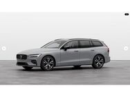 Volvo V60, B4 Benzin Plus Dark ° FSH, Jahr 2024 - Aachen