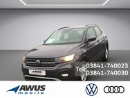 VW T-Cross, 1.0 TSI Life, Jahr 2023 - Wismar