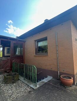Gemütlicher Bungalow mit Einbauküche,Keller,ausgebautem Dachgeschoss uvm. in Esbeck - Schöningen