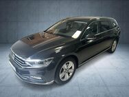 VW Passat Variant, 2.0 TDI Elegance, Jahr 2022 - Frankfurt (Main)