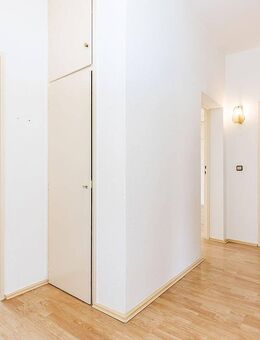 Bezugsfrei: 3 Zimmer mit Südostbalkon - Berlin