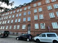 4-Zimmer-Altbau-Wohnung mit Balkon, Am Schloßwall 5, 1. OG links - Flensburg