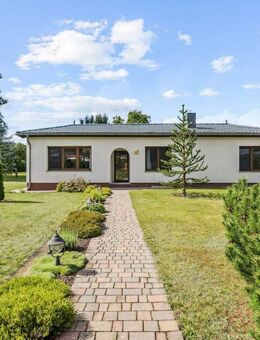 Schöner Wohnen, Bungalow mit sehr schönem Grundstück in sehr beliebter Lage - Teltow