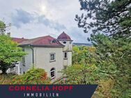 #Villa aus der Neorenaissance #Garagen #Blick auf Knieberg #Garten #Ausbaureserve - Langewiesen